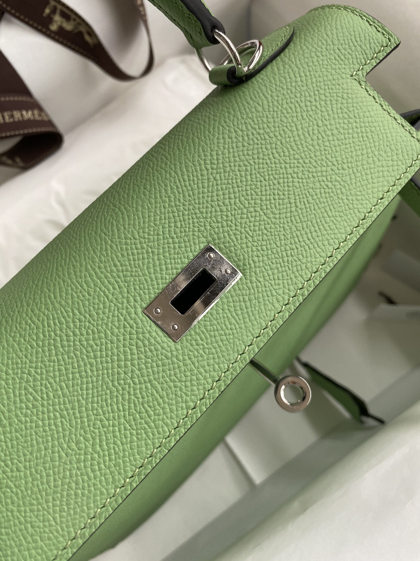 Hermes Kelly 25cm Handbag Shoulder Bag in Green Kiwi Epsom Leather